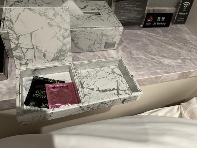 HOTEL VARKIN 池袋西口店(豊島区/ラブホテル)の写真『206号室　避妊具』by ま〜も〜る〜