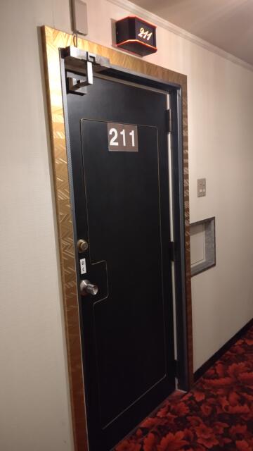 Q&P（キューアンドピー）(大阪市/ラブホテル)の写真『211号室、入口扉』by Sparkle