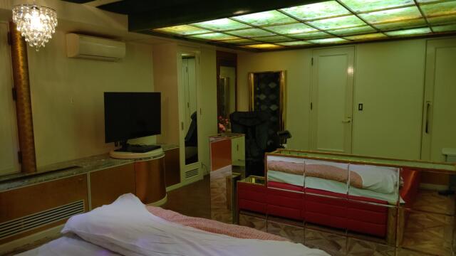 Q&P（キューアンドピー）(大阪市/ラブホテル)の写真『211号室、お部屋全景④』by Sparkle
