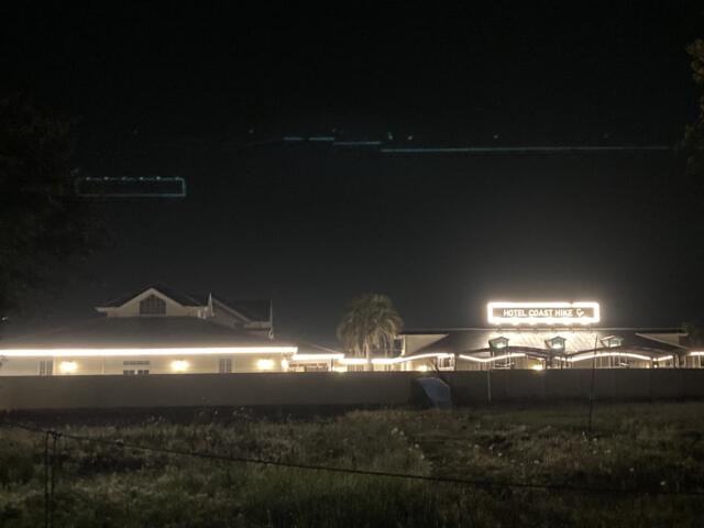 COAST HIKE BEACH(コーストハイクビーチ)(匝瑳市/ラブホテル)の写真『夜の外観』by まさおJリーグカレーよ