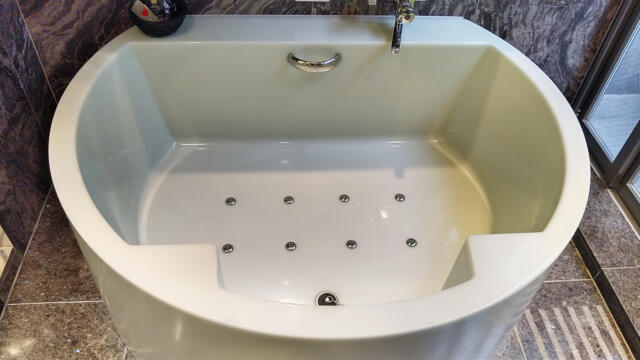HOTEL K-NEXT(ケーネクスト)(さいたま市大宮区/ラブホテル)の写真『421号室 バスルーム浴槽』by 午前３時のティッシュタイム