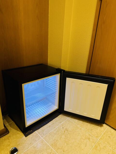 アペルト(豊島区/ラブホテル)の写真『605号室持ち込み用冷蔵庫』by miffy.GTI