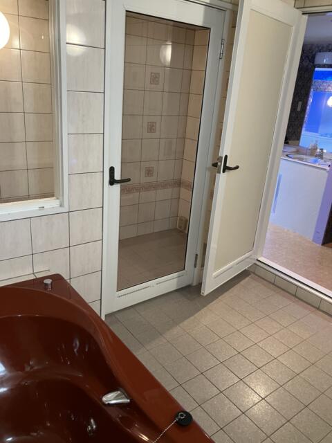 ホテル ムーンパティオ(豊島区/ラブホテル)の写真『255号室 浴室（４）』by サトナカ