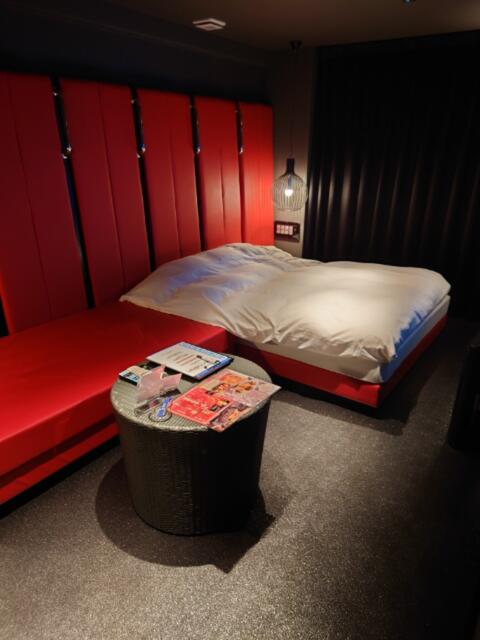 MINNA NO HOTEL(千葉市中央区/ラブホテル)の写真『207号室　ベッドルーム』by PLAYBOYA