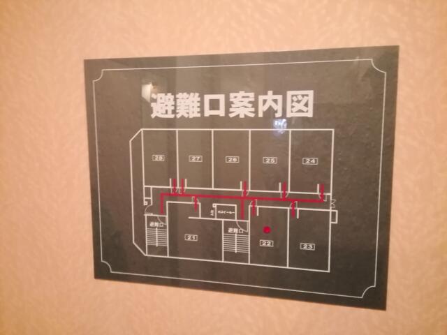 HOTEL SARA petit(サラプチ)(宮代町/ラブホテル)の写真『22号室、避難経路と配置図です。(24,5)』by キジ