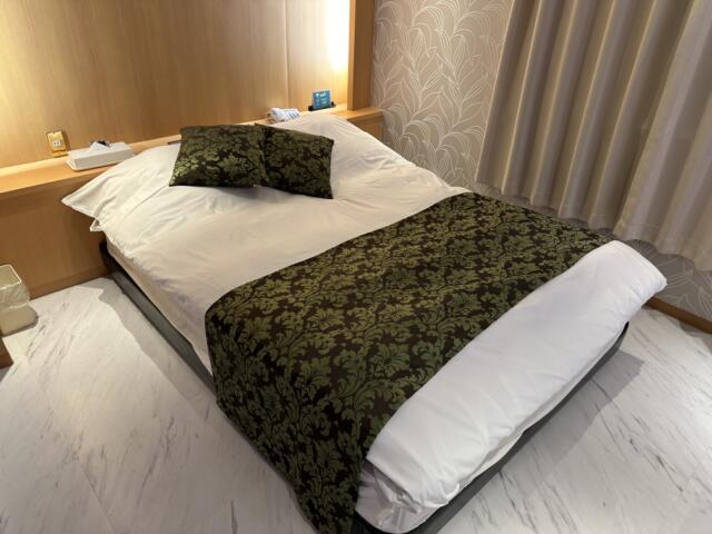 レジェンド(江戸川区/ラブホテル)の写真『302号室 ベッド 広くてきれい』by ネコシ