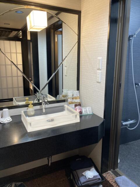 HOTEL Bless（ブレス)(新宿区/ラブホテル)の写真『305号室 洗面台』by yamasada5