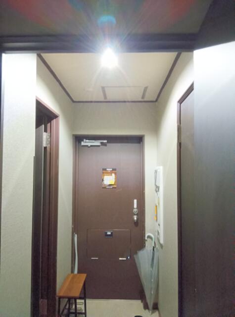 stories HOTEL555 秦野店(秦野市/ラブホテル)の写真『601号室、停電になり、玄関にも非常灯が付きました。(24,5)』by キジ