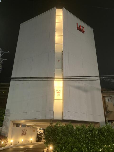 Hotel Liz Court （リズコート）(仙台市青葉区/ラブホテル)の写真『夜の外観』by hireidenton
