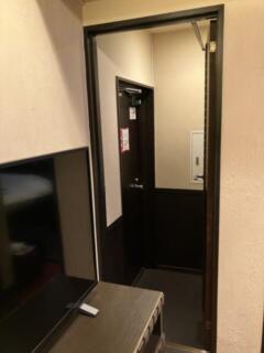 カップルズインハッピー(松戸市/ラブホテル)の写真『502号室 入口』by サトナカ