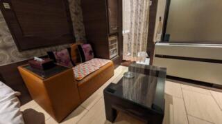オリオン(立川市/ラブホテル)の写真『102号室、テーブル・椅子』by 爽やかエロリーマン