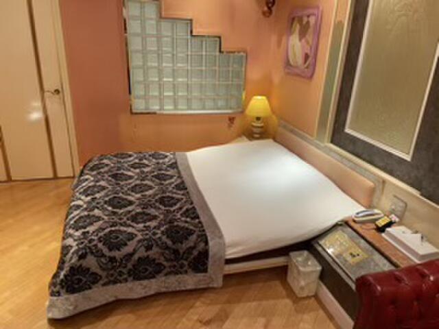 HOTEL PARIS(パリス)(渋谷区/ラブホテル)の写真『104号室　ベッド』by エロの軍師