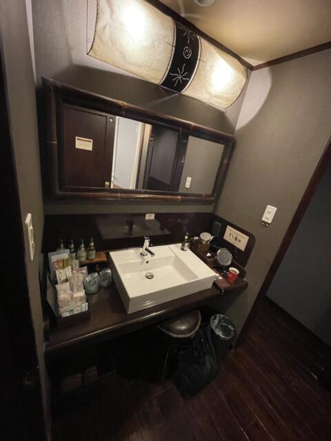 BaliAn RESORT(バリアンリゾート)新宿(新宿区/ラブホテル)の写真『801号室　洗面台』by ぴろりん