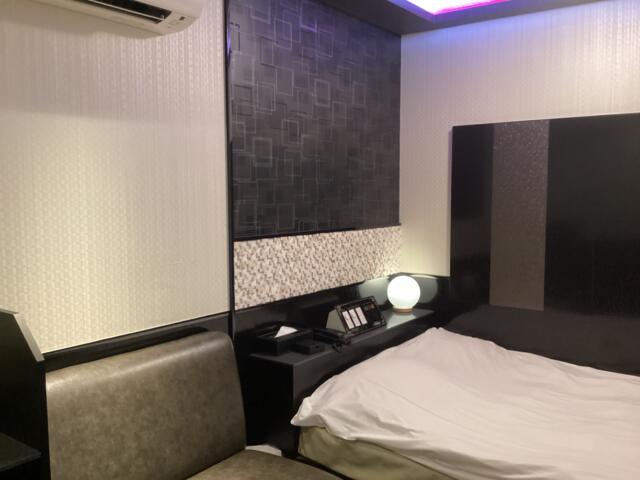 HOTEL AMORE（アモーレ）(渋谷区/ラブホテル)の写真『103号室 お部屋入口から見た室内』by ACB48