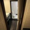 HOTEL GRANDE(川口市/ラブホテル)の写真『505号室　玄関入って右側、正面が浴室、左が洗面所、右がトイレ』by ターボー⤴️
