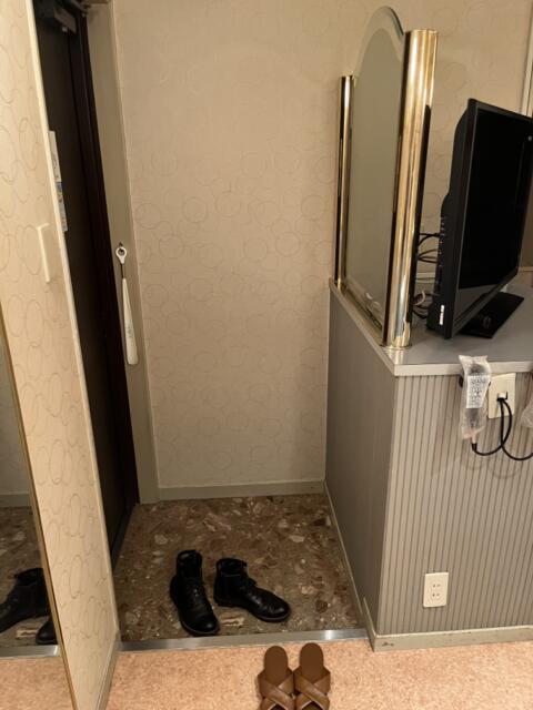 ホテルLALA33(豊島区/ラブホテル)の写真『403号室　玄関』by ターボー⤴️