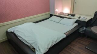 ホテルスマイル(豊島区/ラブホテル)の写真『201号室、ベッド』by 爽やかエロリーマン