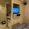 Will CIty(ウィルシティ)池袋(豊島区/ラブホテル)の写真『301号室　ベッドそばのテレビ』by ターボー⤴️