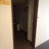 甲隆閣(新宿区/ラブホテル)の写真『203号室　廊下側から。この時期は開放がデフォルトのようです。』by angler