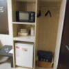 ニューポート(立川市/ラブホテル)の写真『105号室、電子レンジと冷蔵庫など』by もんが～