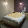 ニューポート(立川市/ラブホテル)の写真『105号室、ベッド』by もんが～