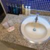 HOTEL SATIS(サティス)(柏市/ラブホテル)の写真『205号室洗面所とアメニティ』by まこぽん