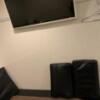 レンタルルーム ASTRO(港区/ラブホテル)の写真『401のテレビ、しまったもう少しベッドの広さがわかるように撮ればよかった』by ゆうじい
