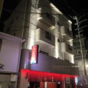 HOTEL Red Balloon Resort(長崎市/ラブホテル)の写真『夜の外観』by hireidenton