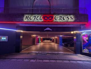 HOTEL CROSS（クロス）(久留米市/ラブホテル)の写真『夜の入口①』by Sparkle