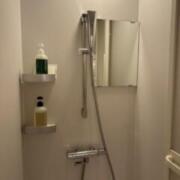 レンタルルームサン 五反田店(全国/ラブホテル)の写真『朝の外観。07:32に撮影した為か、もつ焼き専門店が閉まっている』by 