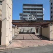 HOTEL BLISS(全国/ラブホテル)の写真『昼の外観①』by Sparkle