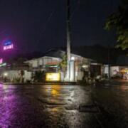 マイアミ(みやき町/ラブホテル)の写真『夜の外観①』by Sparkle