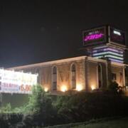 アプリコットグランデ(前橋市/ラブホテル)の写真『夜の外観』by まさおJリーグカレーよ