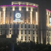 HOTEL GRASSINO PREMIUM RESORT 高崎店(高崎市/ラブホテル)の写真『夜の外観』by まさおJリーグカレーよ