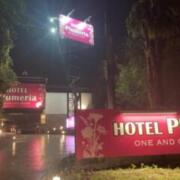 HOTEL Plumeria 高崎(プルメリア)(高崎市/ラブホテル)の写真『夜の外観』by まさおJリーグカレーよ