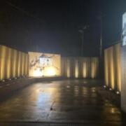 ホテル 艶(全国/ラブホテル)の写真『夜の外観』by まさおJリーグカレーよ