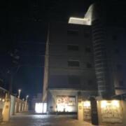 ホテル パームヴィラ(安中市/ラブホテル)の写真『夜の外観』by まさおJリーグカレーよ