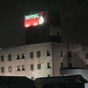 ホテル　テン(桜川市/ラブホテル)の写真『夜の外観』by まさおJリーグカレーよ