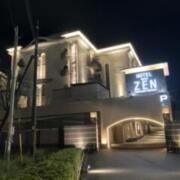 HOTEL ZEN横浜町田(横浜市旭区/ラブホテル)の写真『夜の外観』by まさおJリーグカレーよ