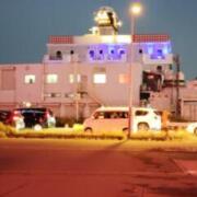 HOTEL BIBAN（ビバン）(川越市/ラブホテル)の写真『夜外観』by じんだいじ