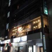 西船橋駅前 HOTEL(船橋市/ラブホテル)の写真『夜の外観』by マーケンワン
