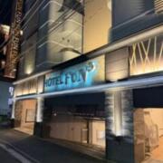 ファンファンファンキングダム(横浜市南区/ラブホテル)の写真『夜の外観』by ニーソ