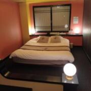 HOTEL ピースプラス(神栖市/ラブホテル)の写真『301号室　ベッド』by かーたー