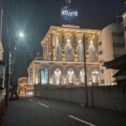 HOTEL ATLANTIS(アトランティス)生玉店(大阪市/ラブホテル)の写真『夜の外観』by あらび