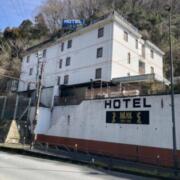 ホテル 鳳凰(ホテル ホウオウ)(全国/ラブホテル)の写真『昼の外観』by hireidenton