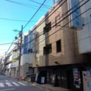 ホテル 二番館PLUS(横浜市神奈川区/ラブホテル)の写真『昼の外観です。(R8,3)』by キジ