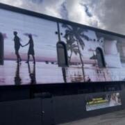 DESIGN HOTEL FABULAN(全国/ラブホテル)の写真『昼の駐車場南側入口(R8.3)』by tkctkc