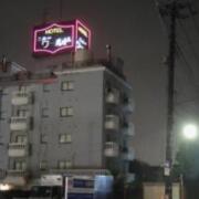 ホテル ニューワールド(全国/ラブホテル)の写真『昼の外観』by サトナカ