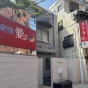 ホテル 愛(全国/ラブホテル)の写真『ホテル外観（昼）』by 三時のおやつ