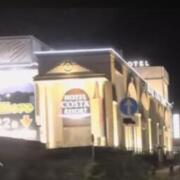 HOTEL COSTA RESORT(コスタリゾート)(茅ヶ崎市/ラブホテル)の写真『夜の外観』by しょうぴい